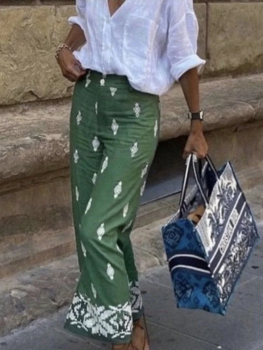 Zara Linen Blend Green With White Embroidered Cropped Pants Size Medium